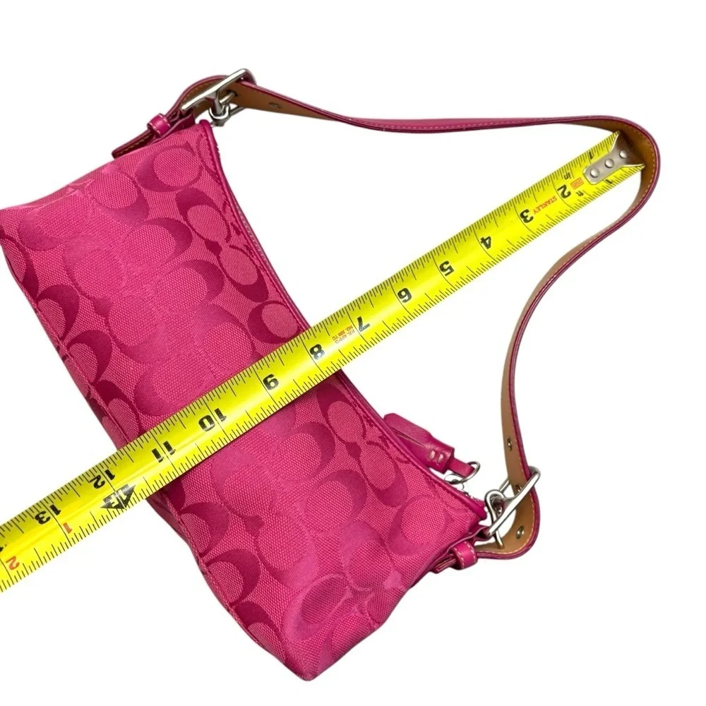 Coach 6371 rare vintage small mini signature baguette shoulder bag in pink